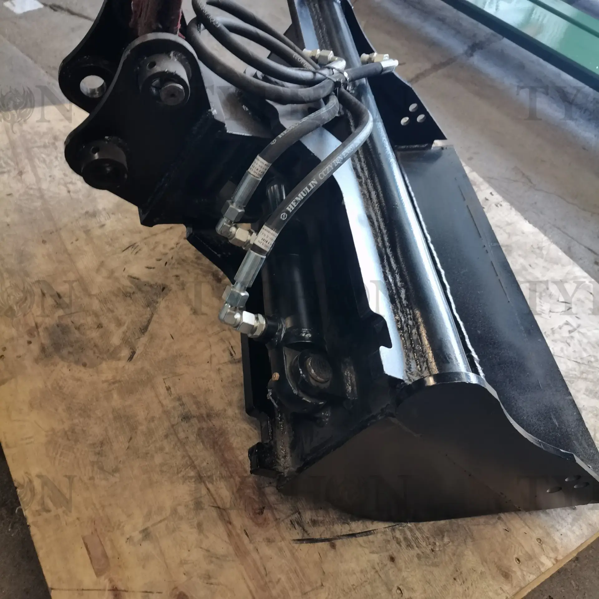 TERROR X2 PRO 800mm Tilt Bucket