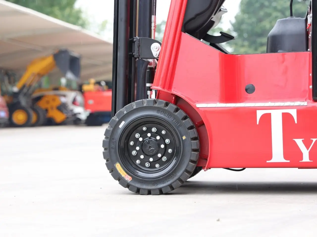 TYPHON VIGOR 2 Ton Electric Forklift