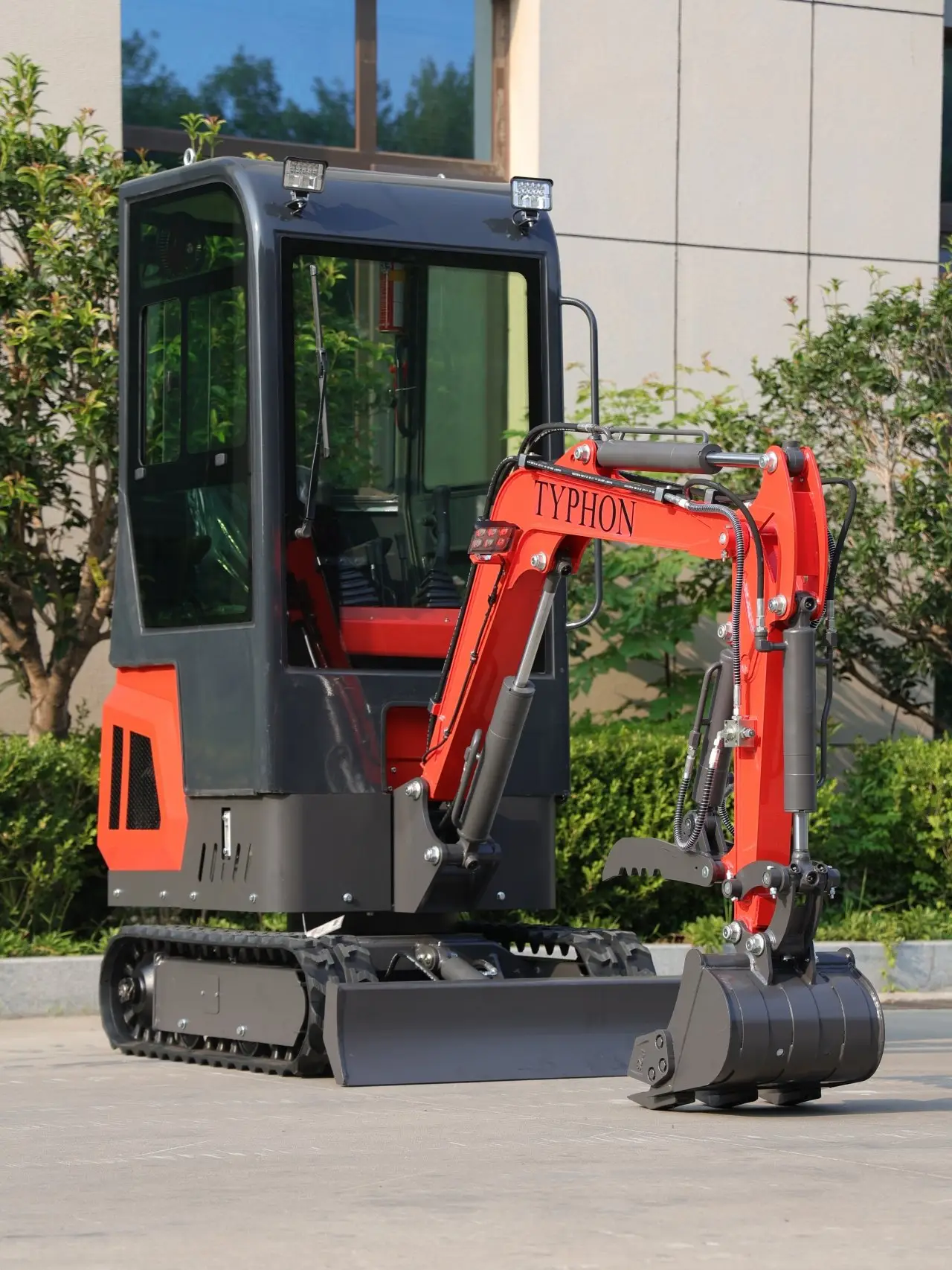TYPHON TERROR ONE Cabin 1.1 Ton