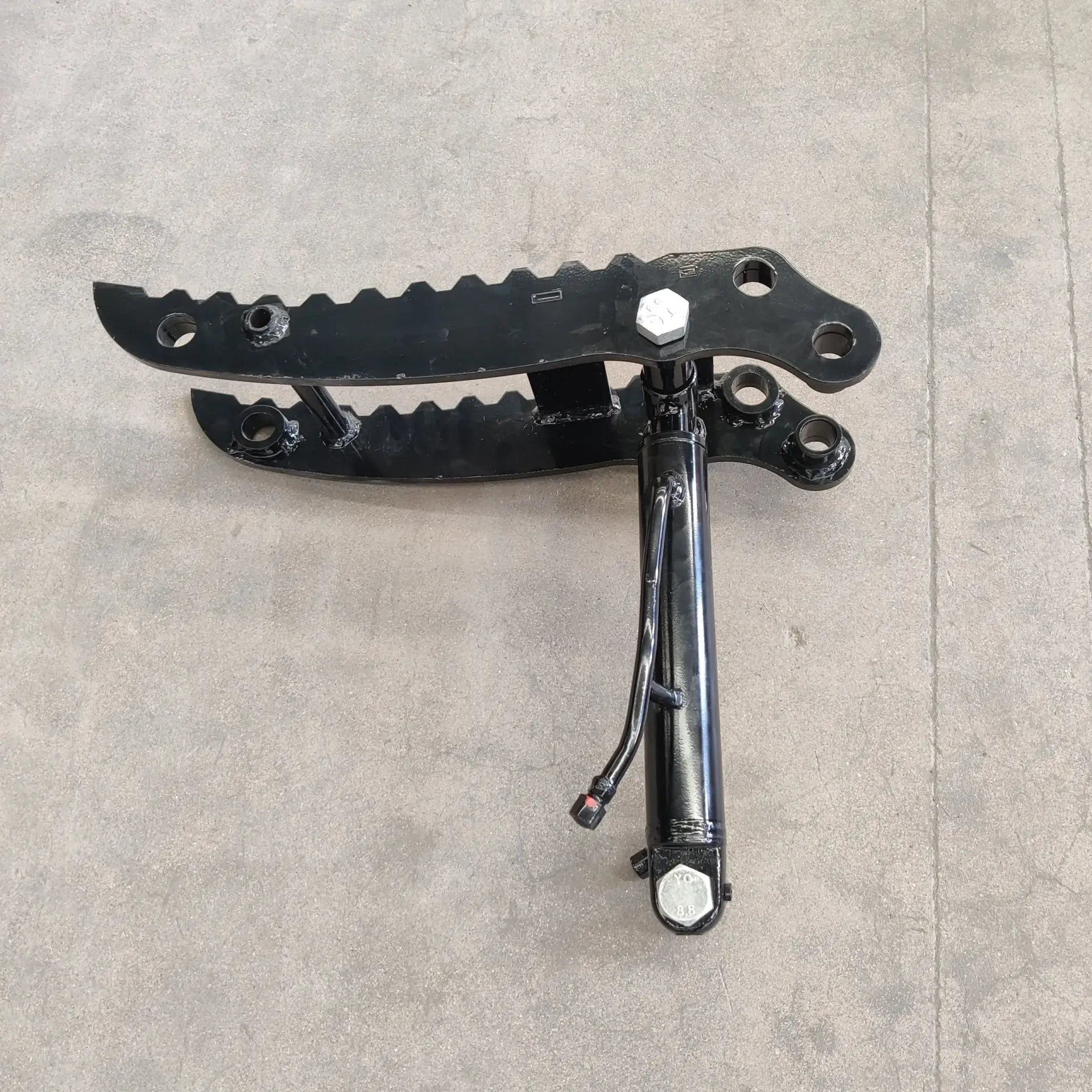 Mini Excavator Budget Thumb Clip