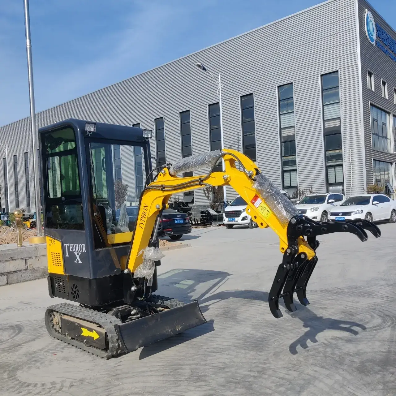 TYPHON Mini Excavator Grapple Tool