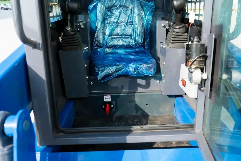 TYPHON STOMP Kubota Mini Skid Steer