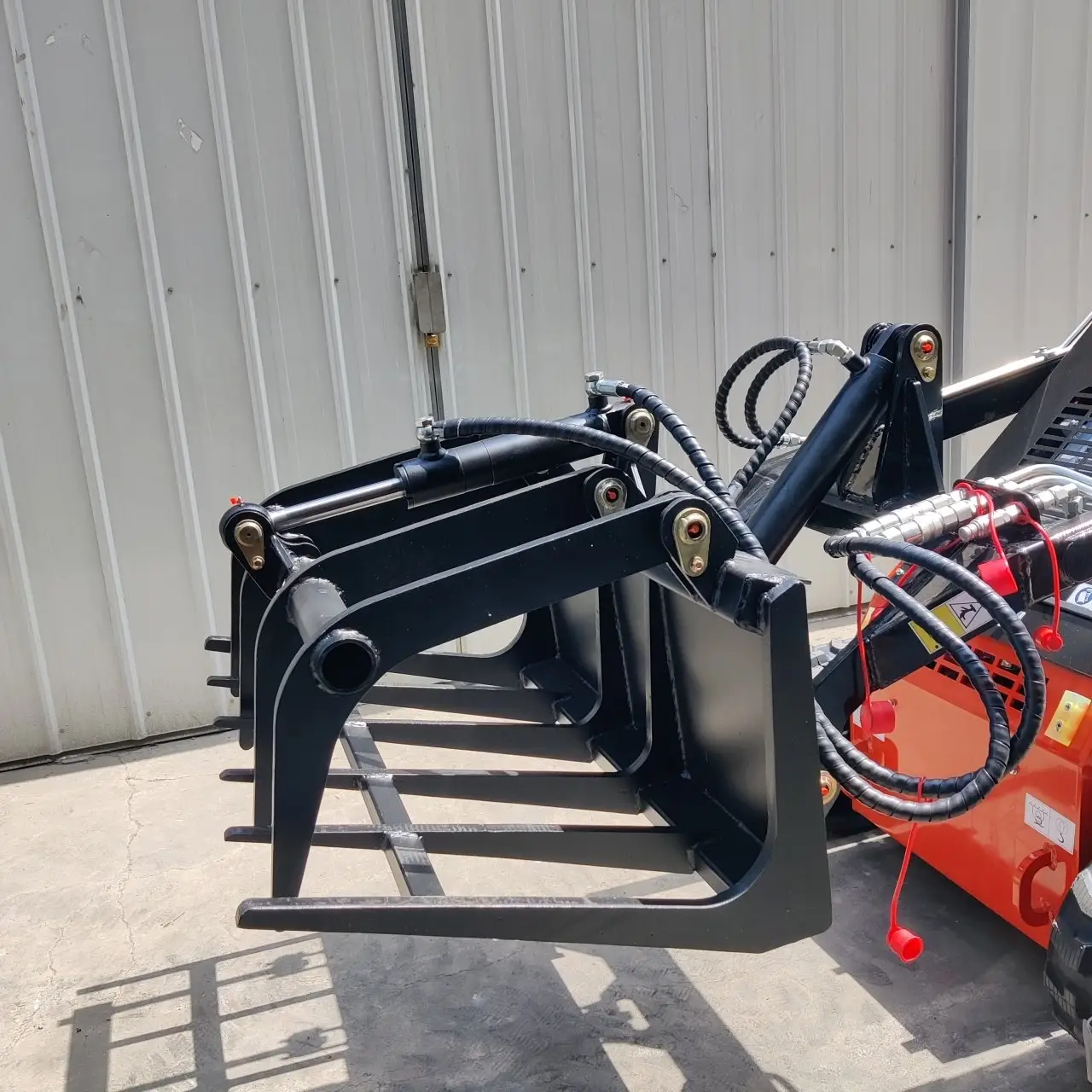 Skid Steer Grapple Bucket Attachment