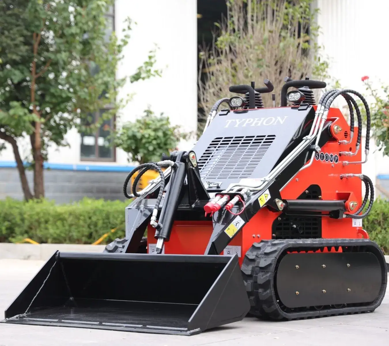 Tracked Skid Steer 22.1HP Gas Loader