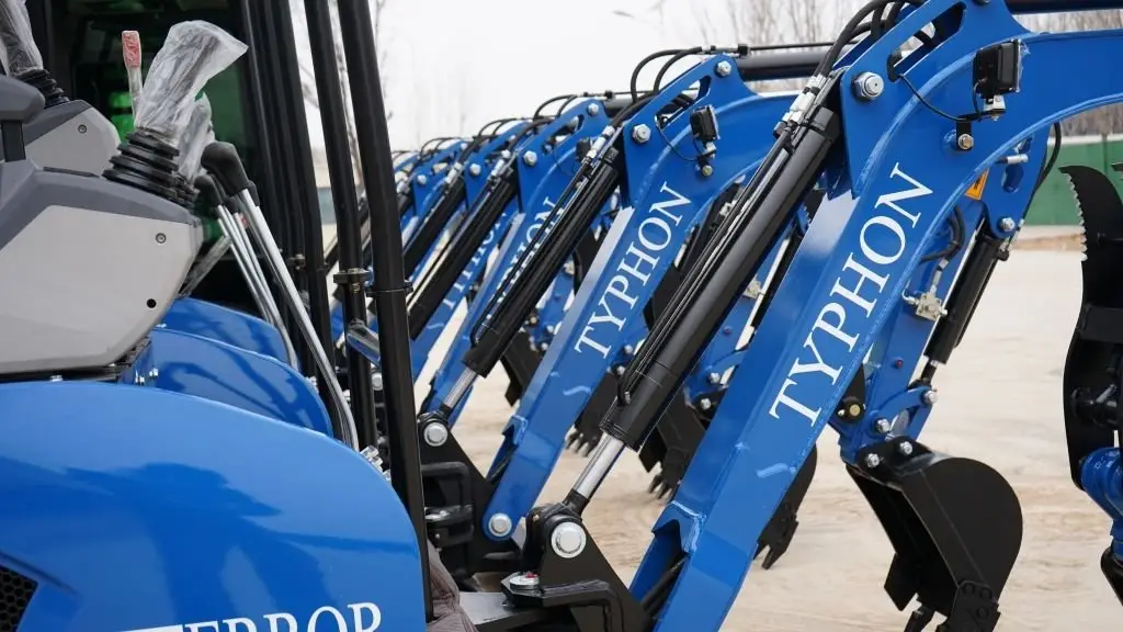 TYPHON TERROR XVII Cabin Excavator