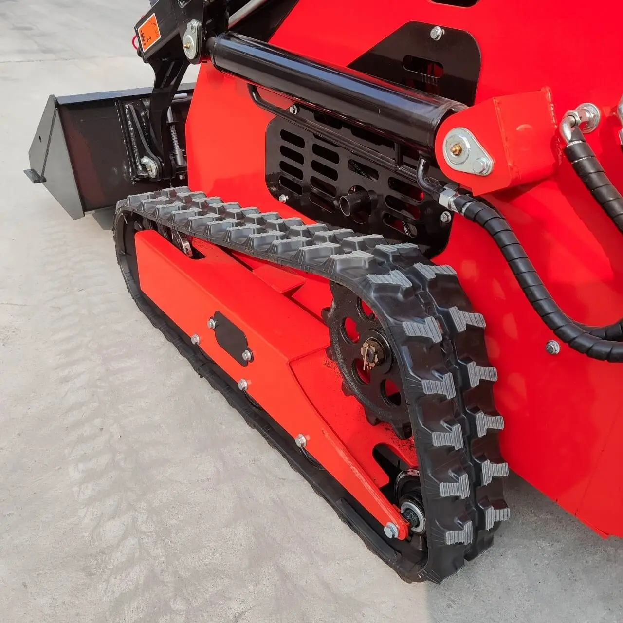TYPHON STOMP 507 Mini Skid Steer