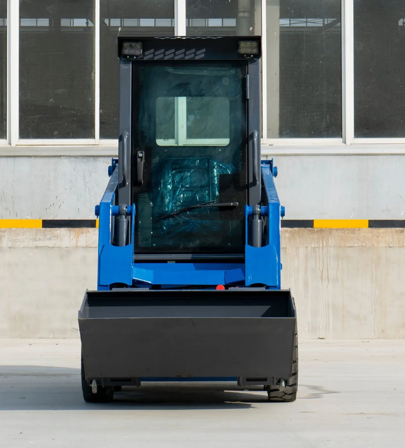 TYPHON STOMP Kubota Mini Skid Steer