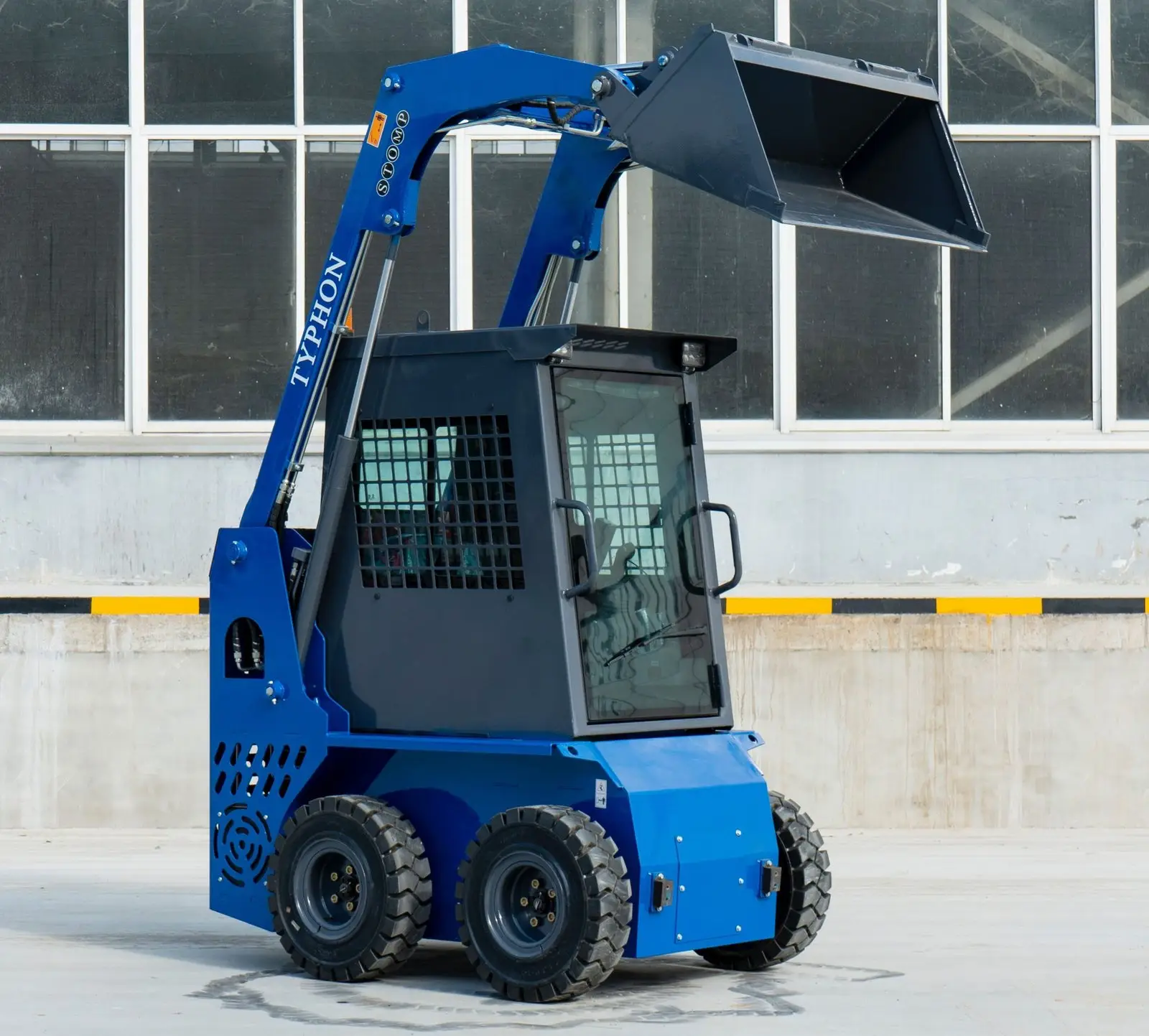 TYPHON STOMP Kubota Mini Skid Steer