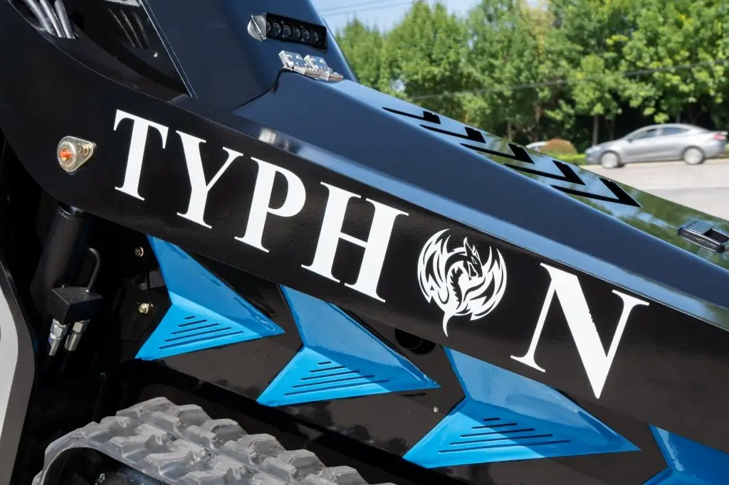 TYPHON STOMP X1300 Mini Skid Steer
