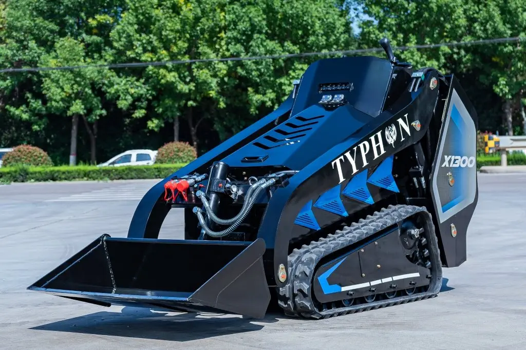 TYPHON STOMP X1300 Mini Skid Steer