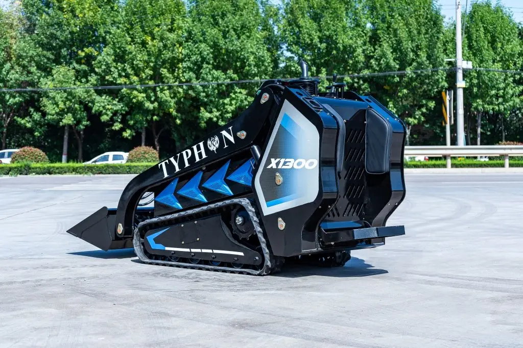 TYPHON STOMP X1300 Mini Skid Steer