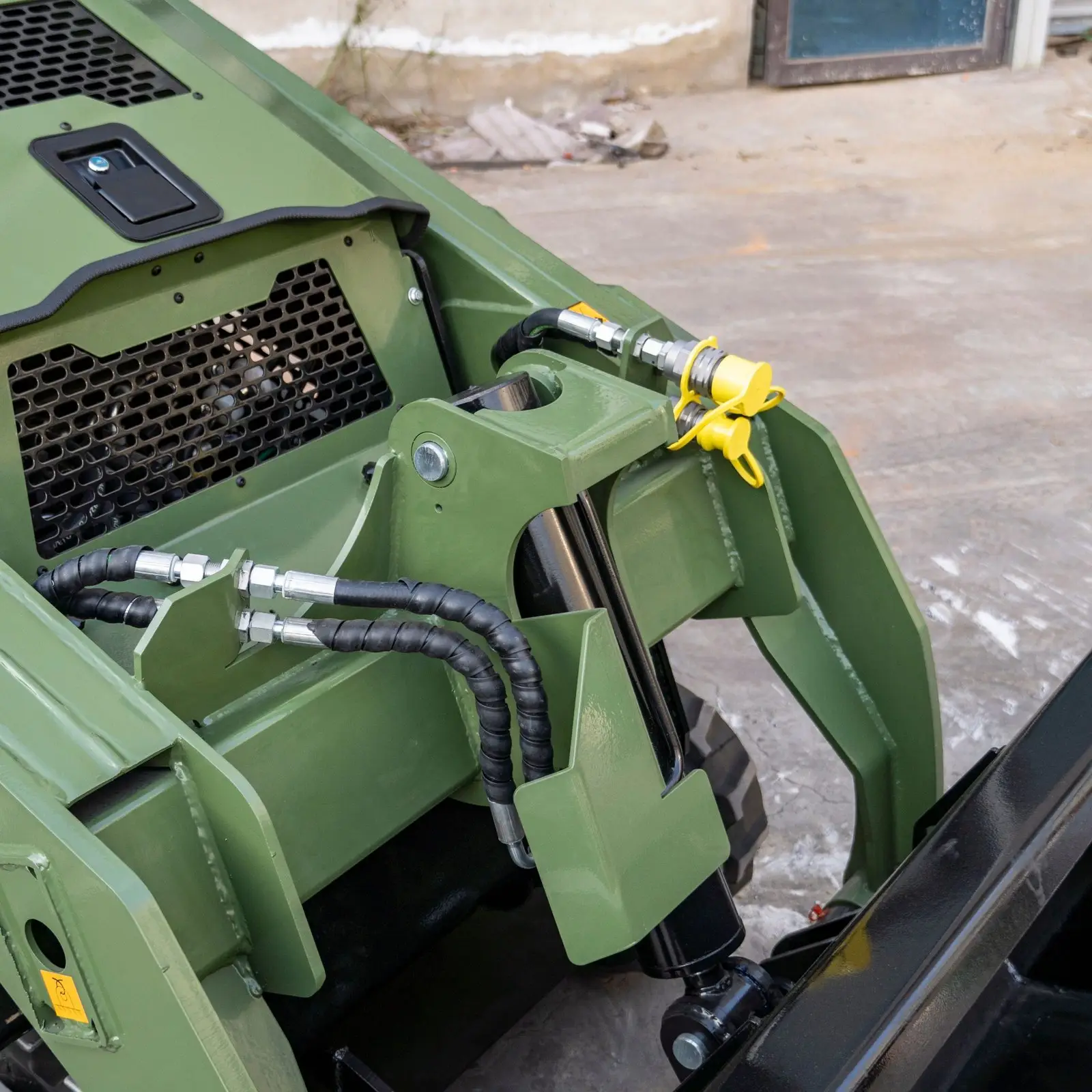 TYPHON STOMP V1000 Diesel Skid Steer