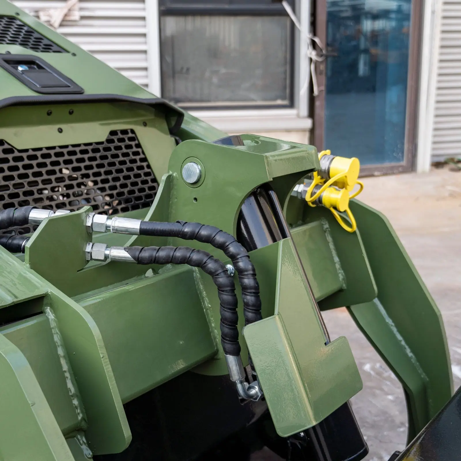 TYPHON STOMP V1000 Diesel Skid Steer