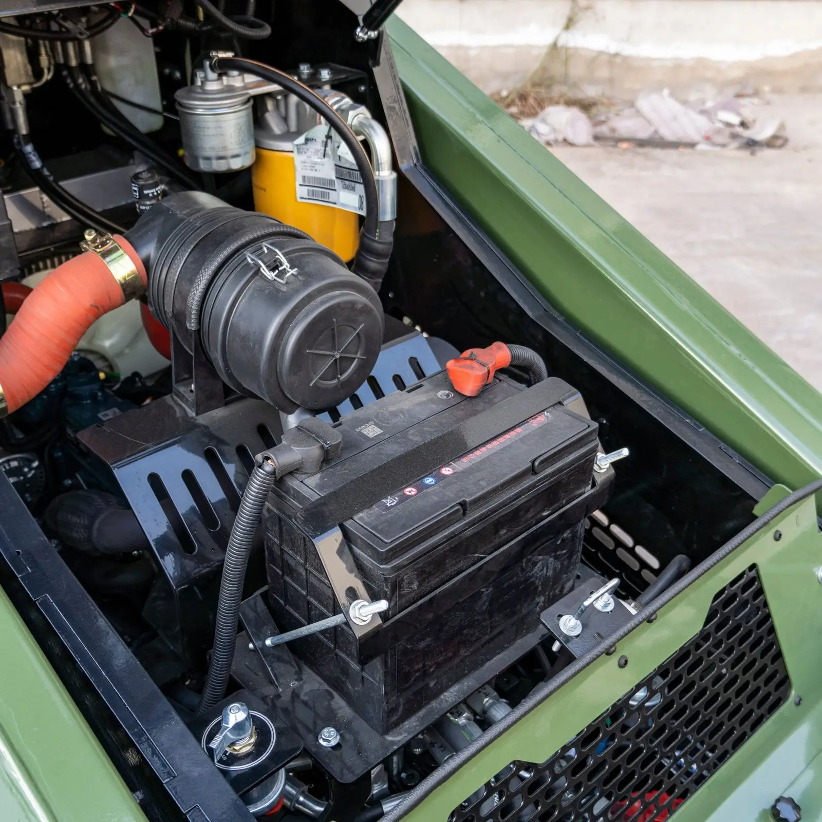 TYPHON STOMP V1000 Diesel Skid Steer