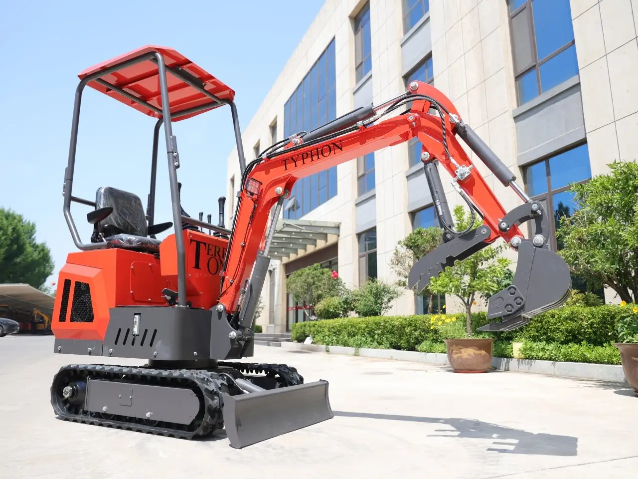 TYPHON TERROR ONE STORM 1 Ton Cab