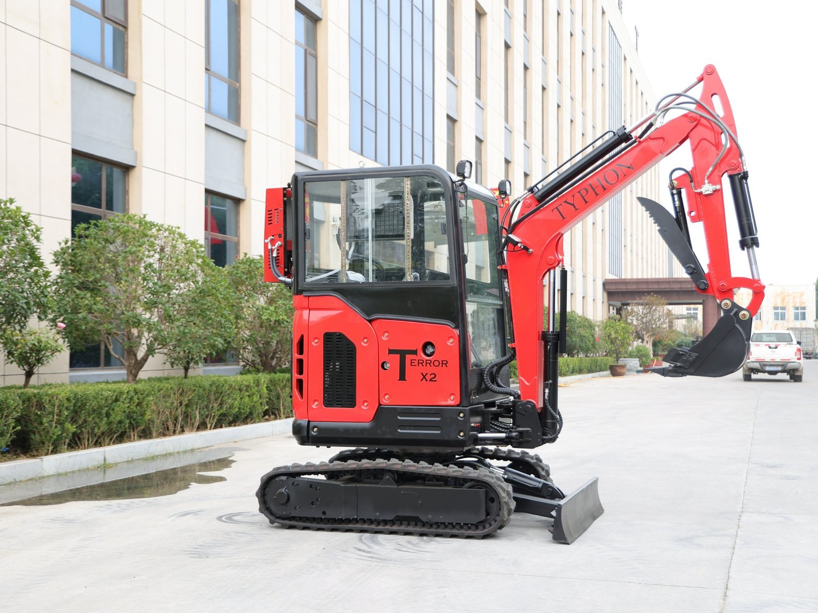 TYPHON TERROR X2 2.7 Ton Excavator