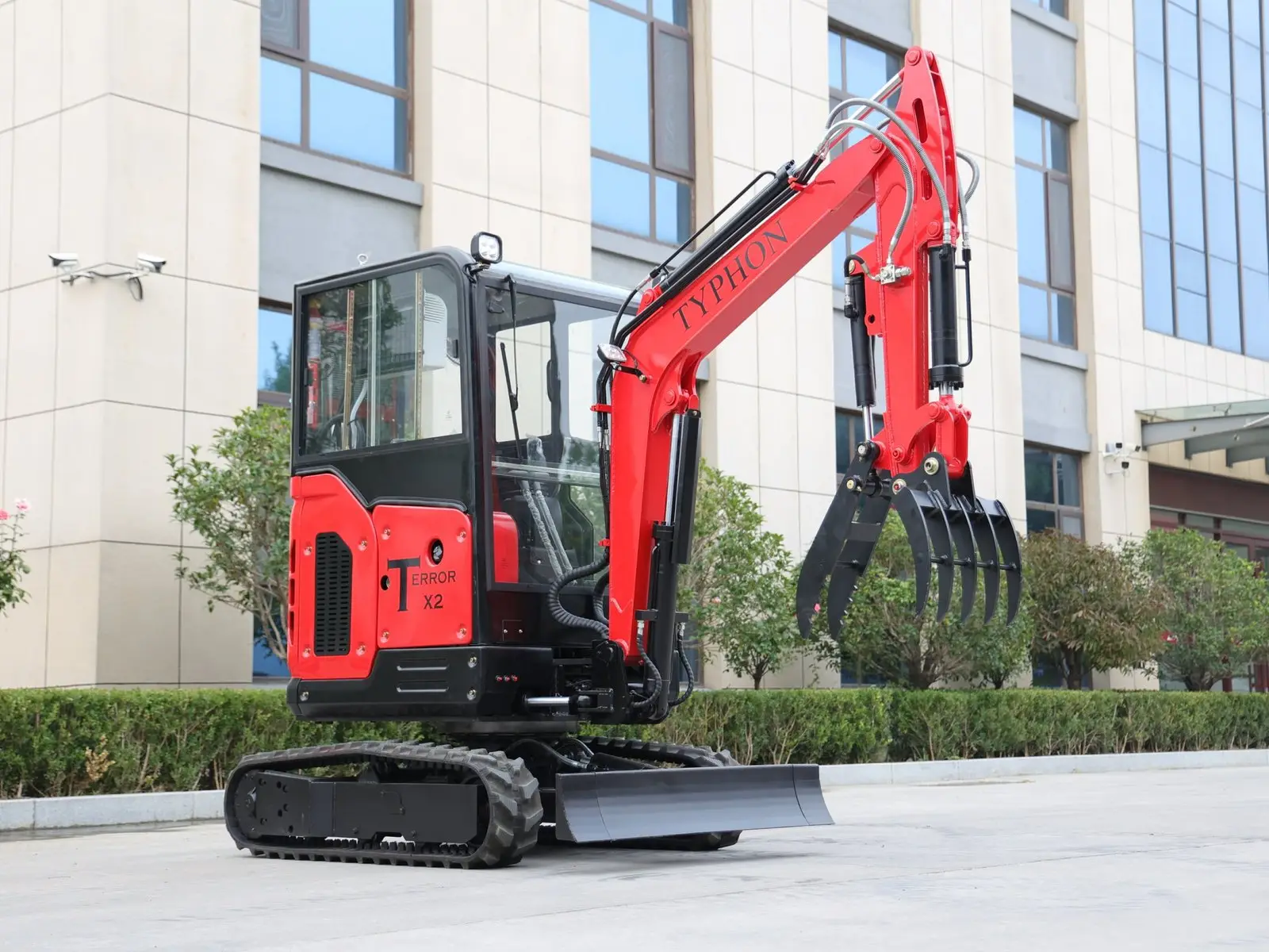 TYPHON TERROR X2 2.7 Ton Excavator