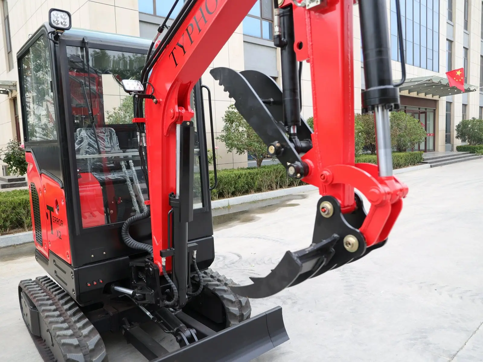 TYPHON TERROR X2 2.7 Ton Excavator