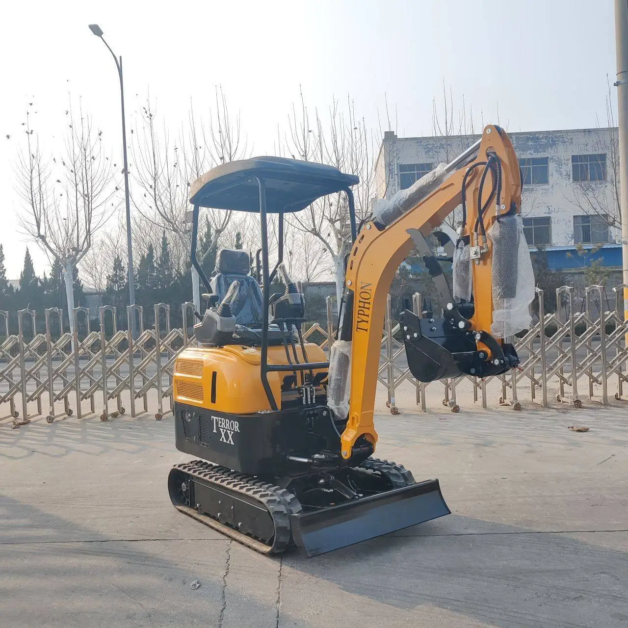 TYPHON TERROR XX 4000 lb Excavator