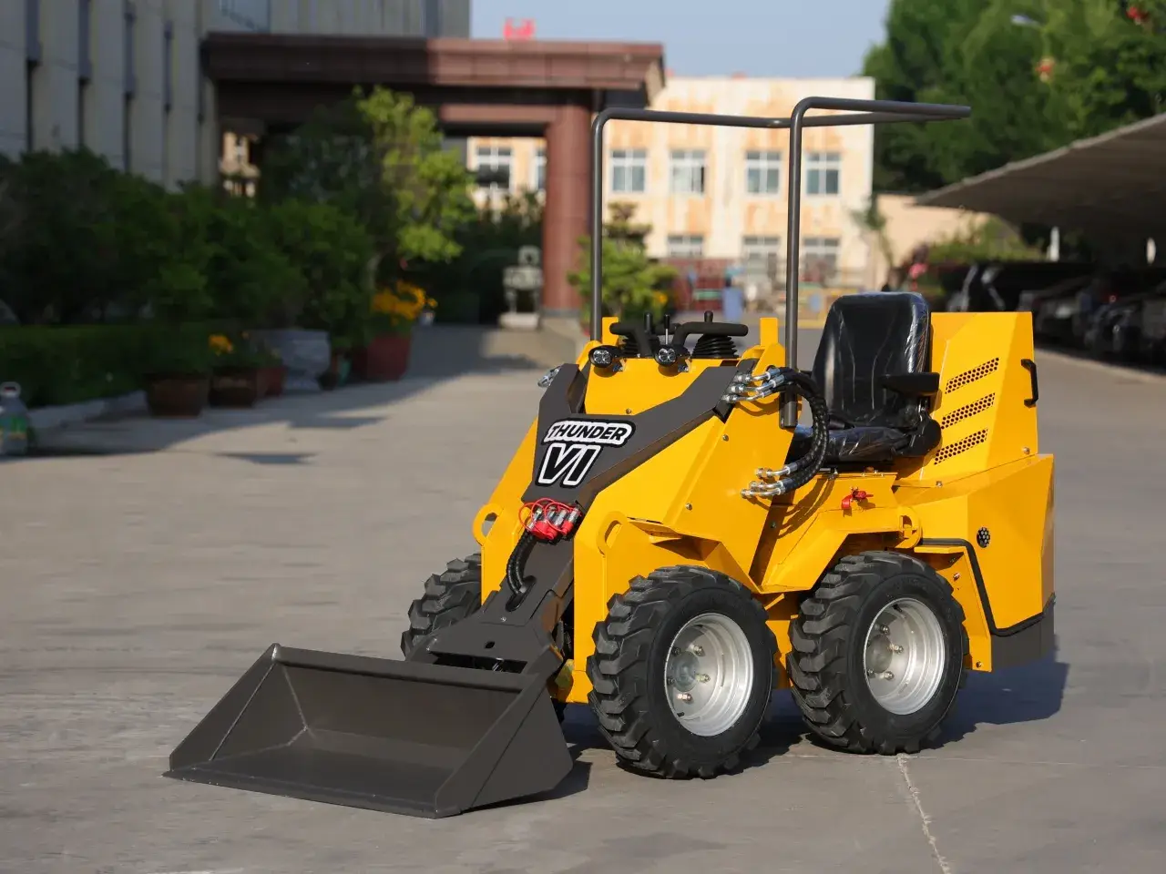 TYPHON Thunder VI Compact Wheel Loader