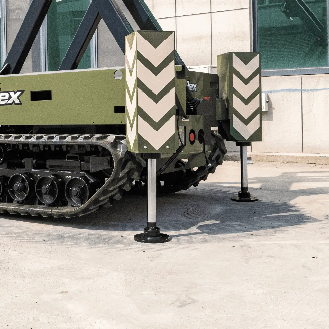 TYPHON xFlex 4068ET Electric Rubber Track Scissor Lift 3.2 Ton with 5.4HP Hydraulic Pump Motor Drive and Hydraulic Lifting Cylinder, 40 ft Max Lifting Height