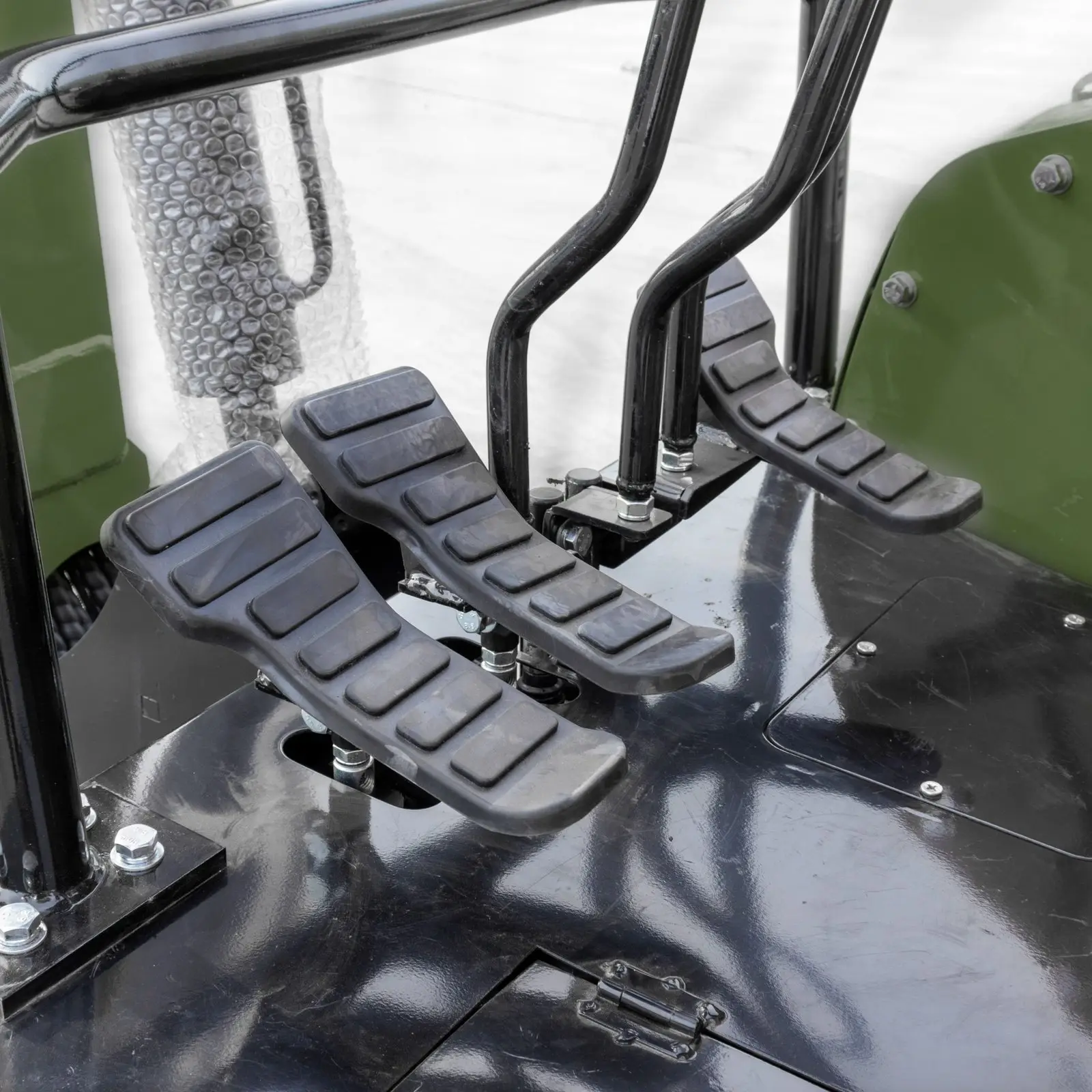 TYPHON TERROR XVIII 4000 lb Excavator